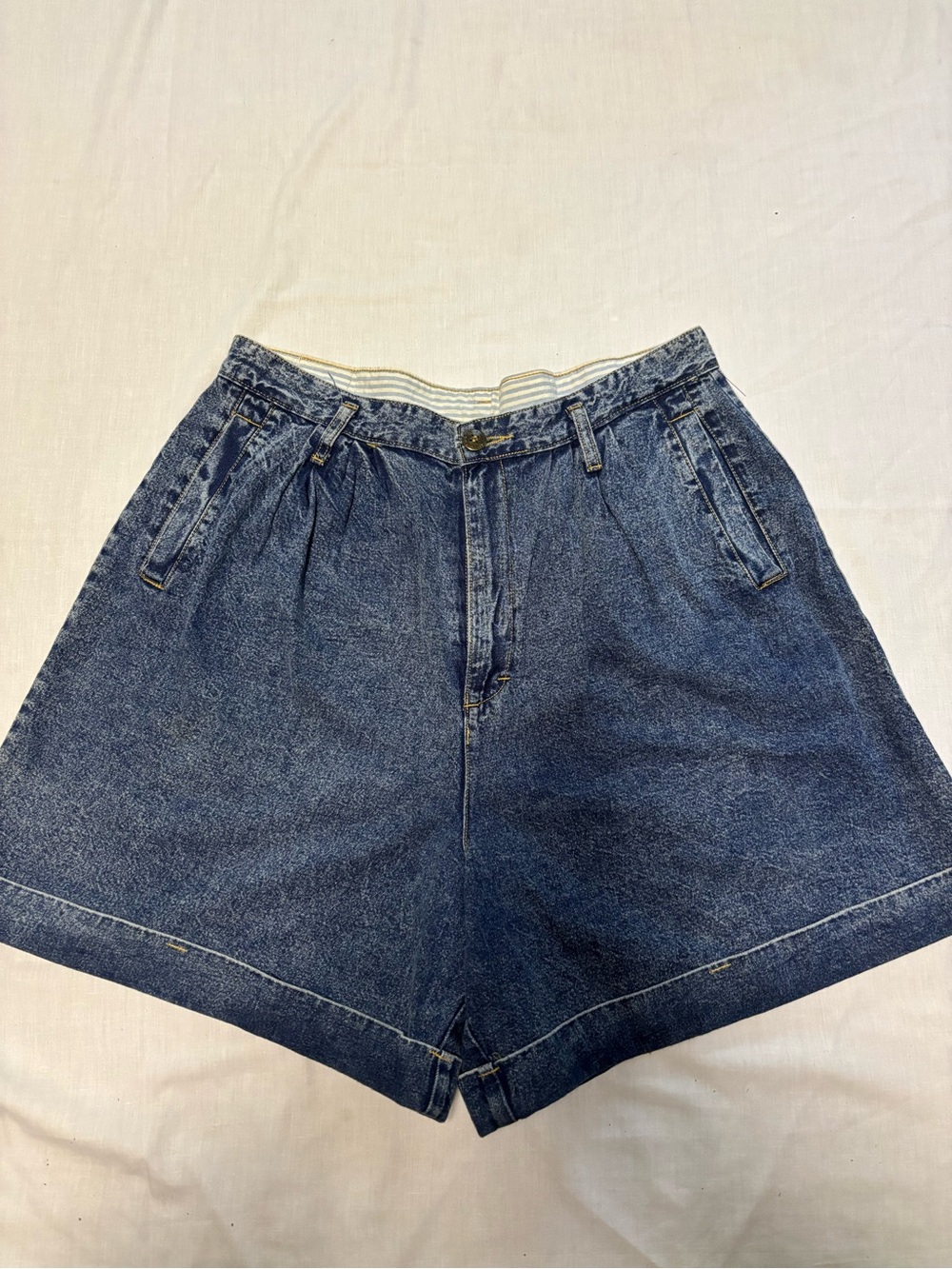 Vintage Cherokee Pleated Denim Shorts in Blue Wash